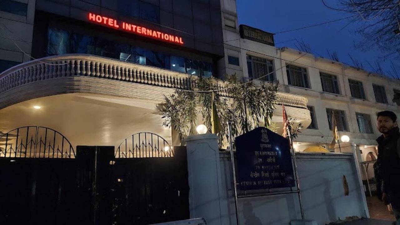 Hotel International Srinagar Exterior photo